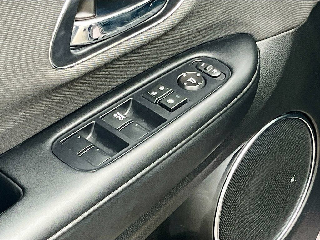 Used 2021 Honda HR-V EX image 17