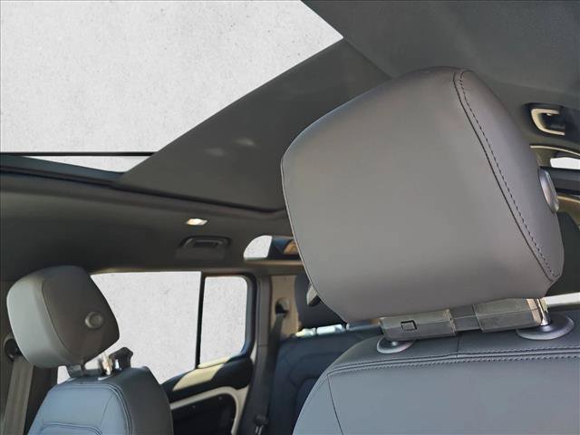 New 2026 Land Rover Defender 110 X-Dynamic SE AWD/4WD image 29