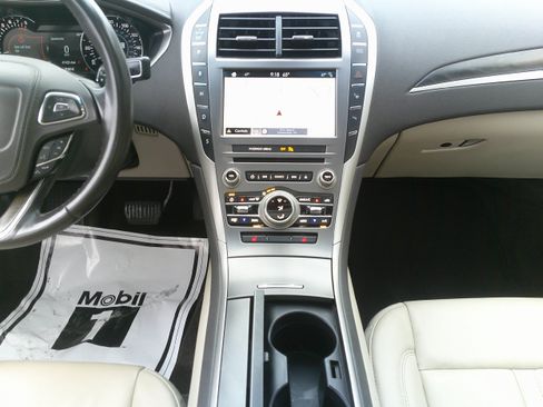 Used 2017 Lincoln MKZ Select w/ Technology Package FWD image 22