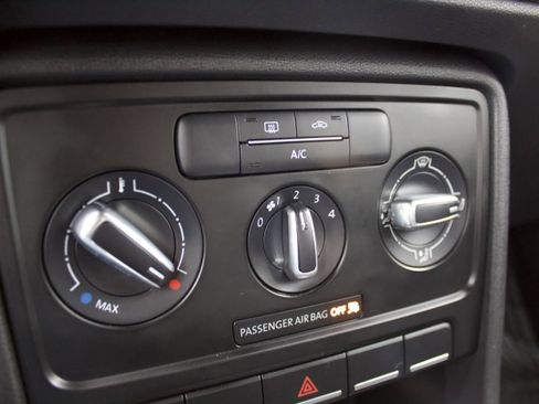 Used 2016 Volkswagen Beetle 1.8T S image 20