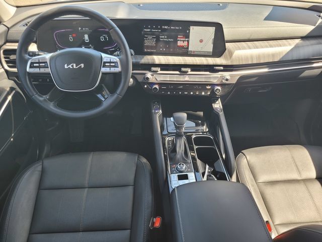 Used 2025 Kia Telluride EX w/ EX Captain's Chair Package AWD/4WD image 14
