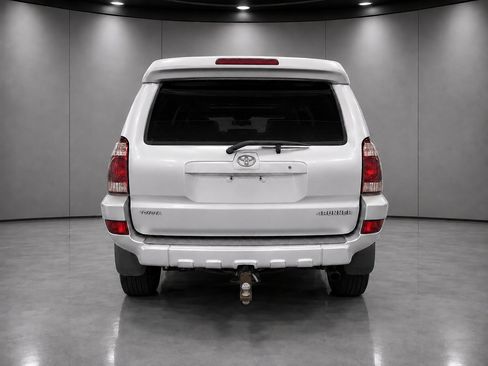 Used 2005 Toyota 4Runner Limited AWD/4WD image 3