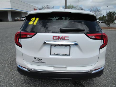 Used 2021 GMC Terrain SLT w/ Infotainment Package II image 6