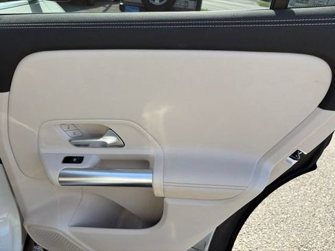Used 2021 Mercedes-Benz GLA 250 4MATIC image 18