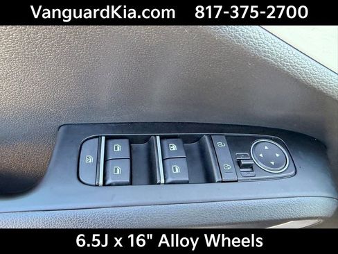 Certified 2025 Kia Soul LX image 15