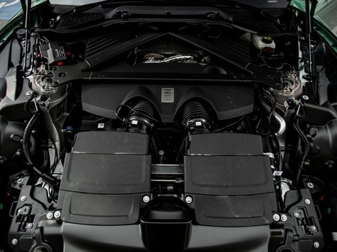 Used 2024 Aston Martin DB12 Convertible image 28