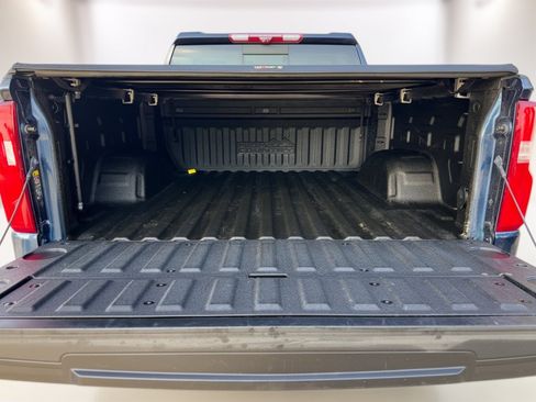 Used 2022 Chevrolet Silverado 1500 High Country w/ Technology Package AWD/4WD image 28
