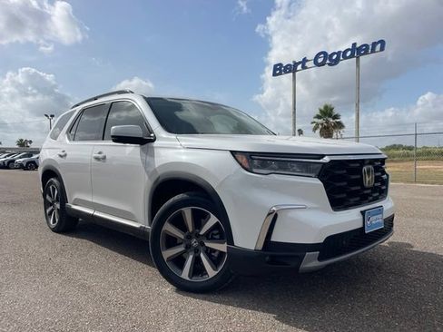 Used 2025 Honda Pilot Elite image 1