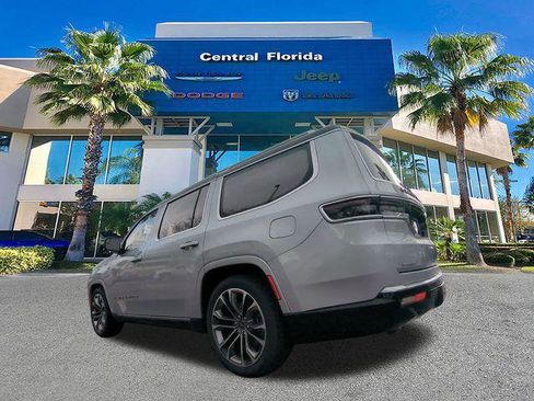 Certified 2022 Jeep Grand Wagoneer Series III w/ Rear Seat Video Group 1 image 7