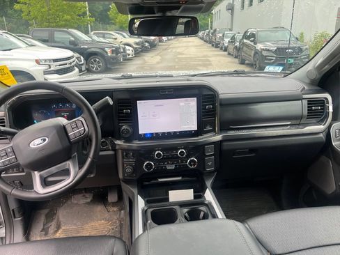 Used 2025 Ford F350 Lariat w/ Lariat Ultimate Package AWD/4WD image 6