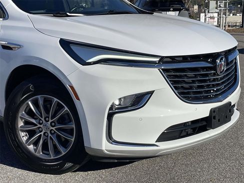 Used 2024 Buick Enclave Premium image 9