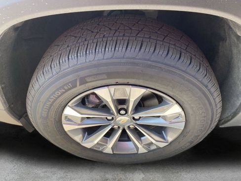 Used 2026 Chevrolet Equinox LT w/ Convenience Package II FWD image 4