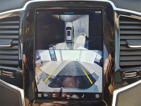 Used 2024 Volvo XC90 B6 Plus image 19