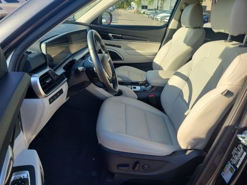 Certified 2023 Kia Telluride S w/ S Sunroof Package FWD image 22