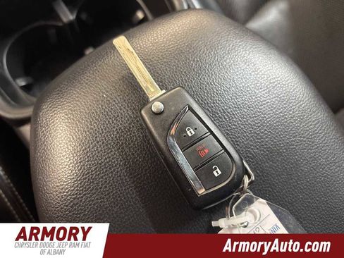 Used 2022 Toyota RAV4 LE image 18