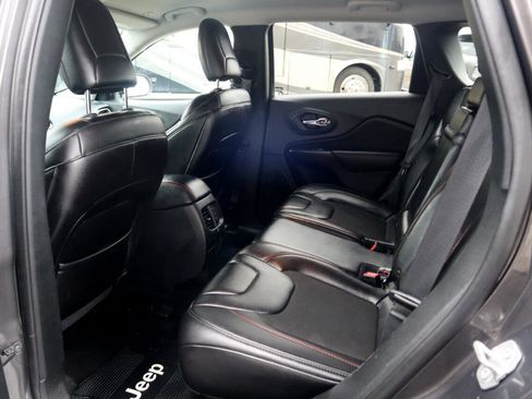 Used 2019 Jeep Cherokee Trailhawk image 54