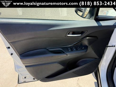 Used 2018 Toyota C-HR XLE FWD image 17