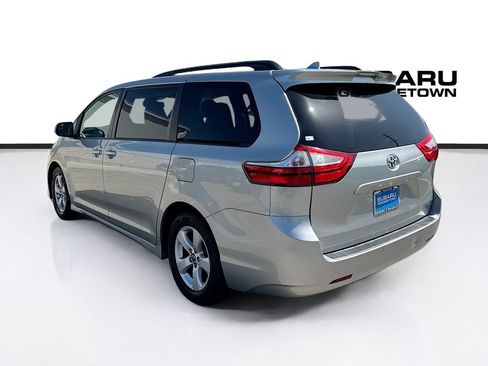 Used 2019 Toyota Sienna LE FWD image 5