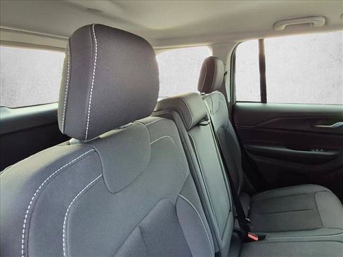 Used 2023 Jeep Grand Cherokee Laredo RWD image 17