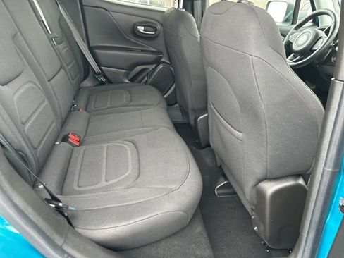 Used 2022 Jeep Renegade Latitude w/ Convenience Group image 21