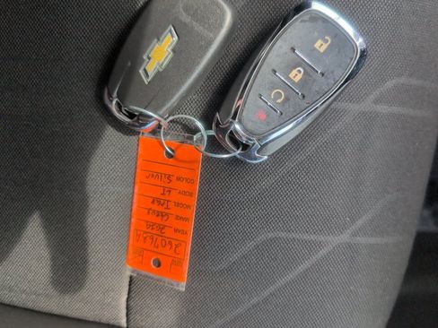 Used 2019 Chevrolet Trax LT w/ LT Convenience Package FWD image 35