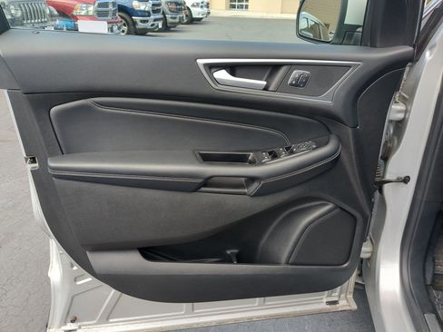Used 2017 Ford Edge Titanium w/ Equipment Group 302A AWD/4WD image 14