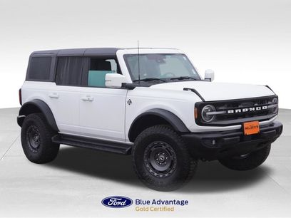 Certified 2025 Ford Bronco Outer Banks w/ Sasquatch Package