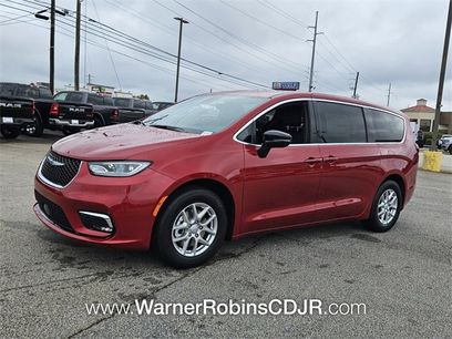 New 2026 Chrysler Pacifica Select