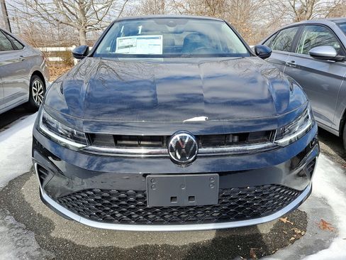 New 2026 Volkswagen Jetta SE image 2