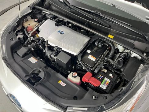 Used 2017 Toyota Prius Two w/ Prius Two Safety Plus Package FWD image 11