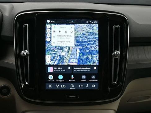 Used 2023 Volvo XC40 B5 Plus w/ Driver Assist Package AWD/4WD image 14