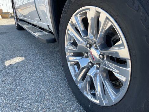 Used 2022 GMC Sierra 1500 Denali w/ Technology Package image 18