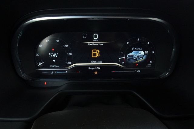 Used 2024 GMC Yukon XL SLT w/ SLT Premium Package AWD/4WD image 15