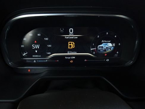 Used 2024 GMC Yukon XL SLT w/ SLT Premium Package AWD/4WD image 15