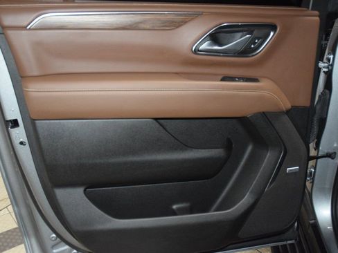 Used 2024 Chevrolet Suburban High Country image 45