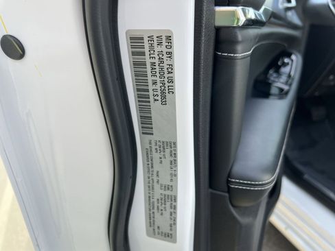 Used 2023 Jeep Grand Cherokee Overland image 32