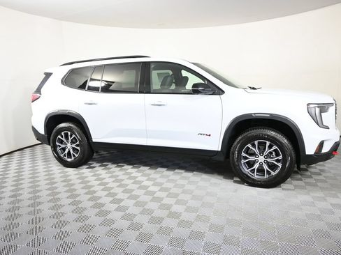 Used 2026 GMC Acadia AT4 w/ Luxury Package AWD/4WD image 8