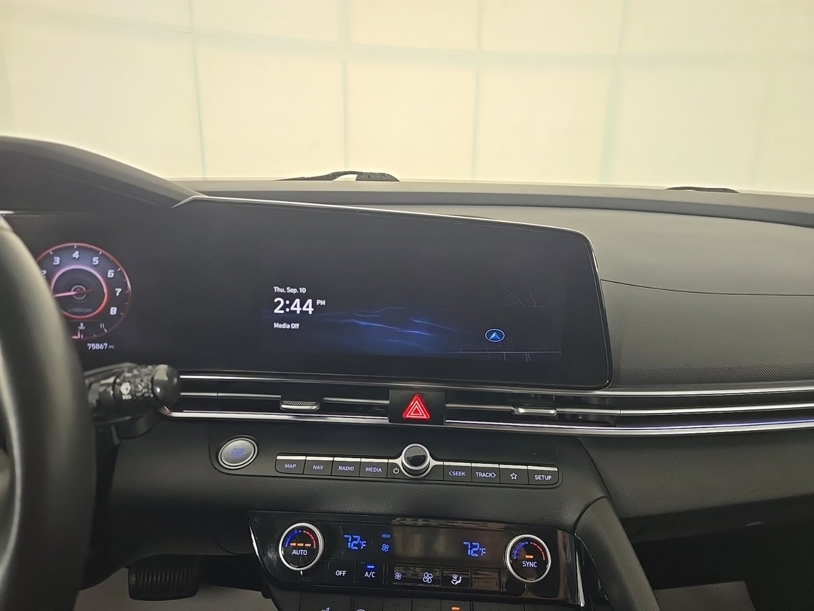 Used 2023 Hyundai Elantra Limited FWD image 10