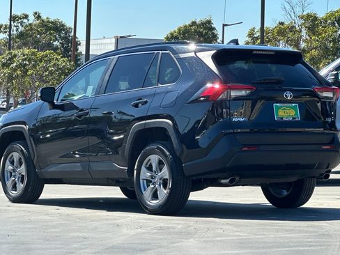 Used 2025 Toyota RAV4 XLE image 7