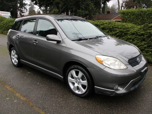 Used 2006 Toyota Matrix XR image 2