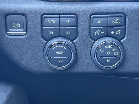 Used 2023 Chevrolet Silverado 1500 LTZ w/ LTZ Premium Package image 33