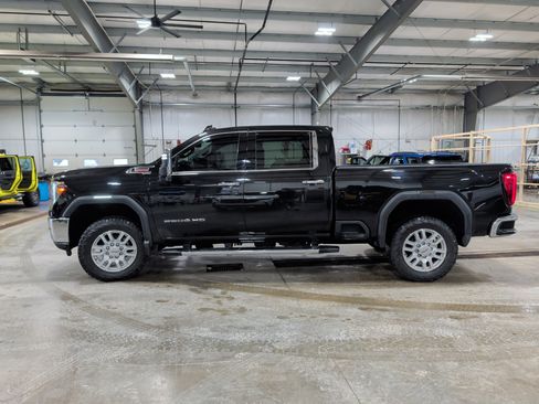 Used 2023 GMC Sierra 2500 SLT w/ SLT Premium Package image 5
