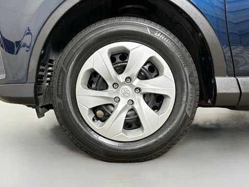 Used 2018 Toyota RAV4 XLE image 35