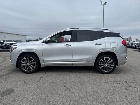 Used 2018 GMC Terrain Denali w/ Advanced Safety Package FWD image 3