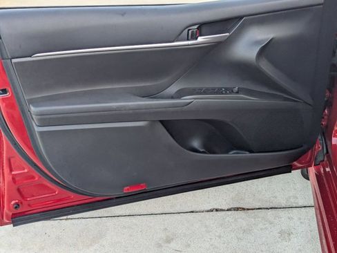 Used 2023 Toyota Camry SE w/ Convenience Package image 12