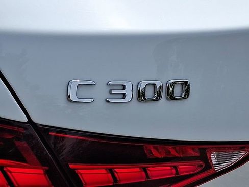 Used 2025 Mercedes-Benz C 300 4MATIC Sedan image 36
