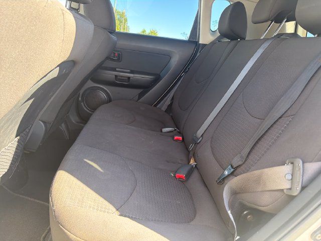 Used 2012 Kia Soul FWD image 16