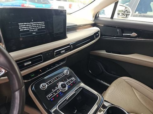 Used 2023 Lincoln Nautilus Reserve AWD/4WD image 10