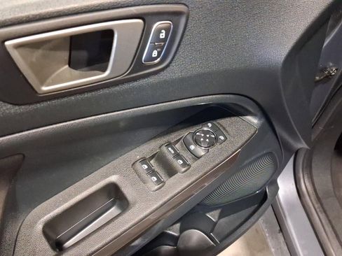 Used 2021 Ford EcoSport SE image 9