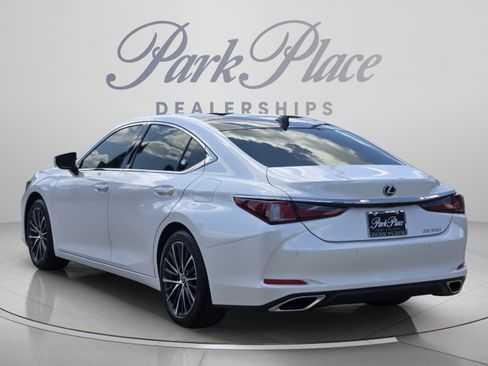 Used 2025 Lexus ES 350 w/ Premium Package FWD image 2
